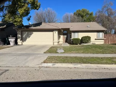 2060 Poppyview Ave, Tulare, CA 93274