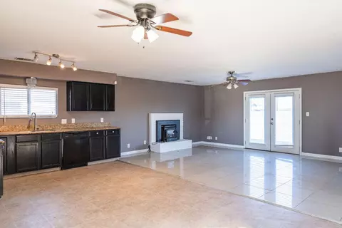 1430 E Salome Ave, Tulare, CA 93274 photo 4