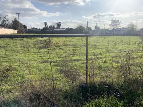 1259 W Putnam Ave, Porterville, CA 93257