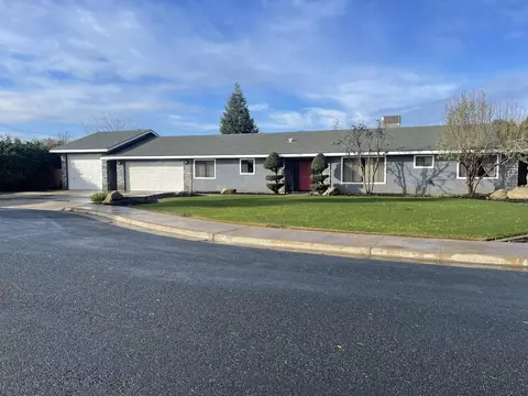 1721 N Wilson Pl, Porterville, CA 93257