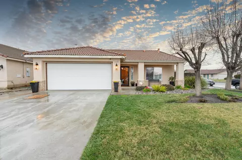 1950 Shaver Lake Ave, Tulare, CA 93274