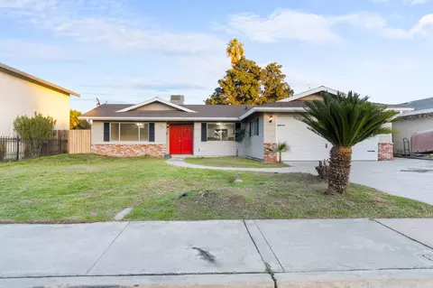 1056 N Beverly St, Porterville, CA 93257