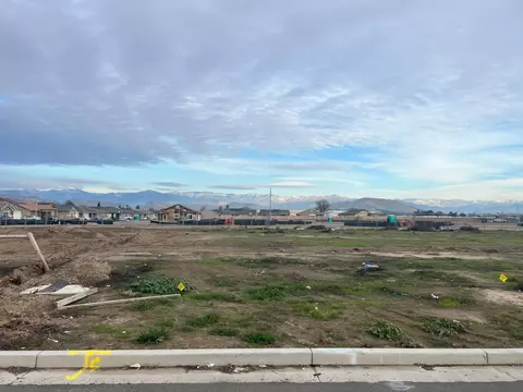 1082 S Chess Terrace St, Porterville, CA 93257