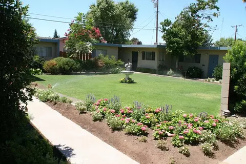515-529 W Tulare Ave, Visalia, CA 93277