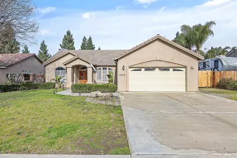 2732 W Babcock Ave, Visalia, CA 93291