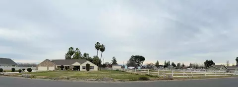 358 Ranch Acre Rd, Tulare, CA 93274