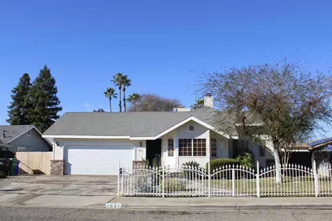1021 N Belmont St, Porterville, CA 93257
