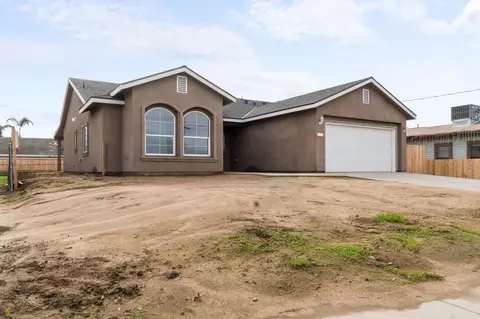 212 E Nebraska Ave, Dinuba, CA 93618 photo 2