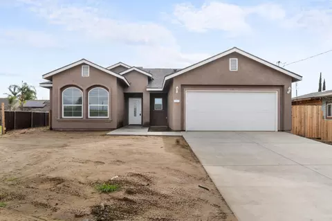 212 E Nebraska Ave, Dinuba, CA 93618