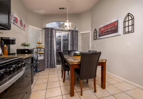 1635 E Dorothea Ave, Visalia, CA 93292 photo 8