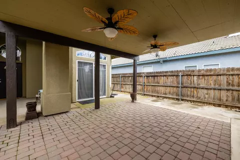 1635 E Dorothea Ave, Visalia, CA 93292 photo 4