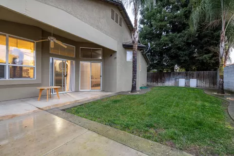 1635 E Dorothea Ave, Visalia, CA 93292 photo 19