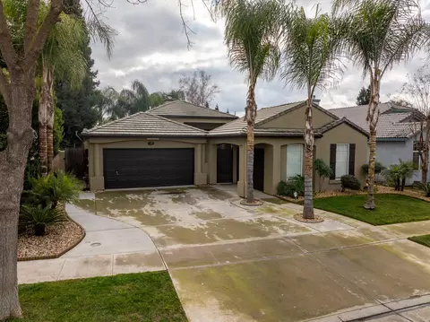 1635 E Dorothea Ave, Visalia, CA 93292 photo 24