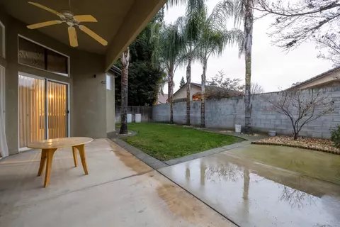 1635 E Dorothea Ave, Visalia, CA 93292 photo 18