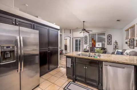 1635 E Dorothea Ave, Visalia, CA 93292 photo 7