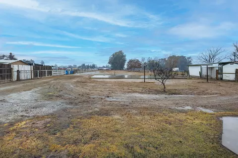 748 Vine St, Lemoore, CA 93245 photo 23