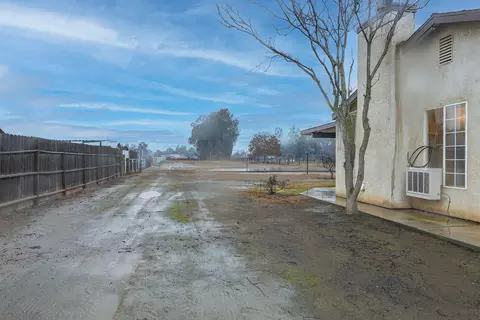 748 Vine St, Lemoore, CA 93245 photo 22