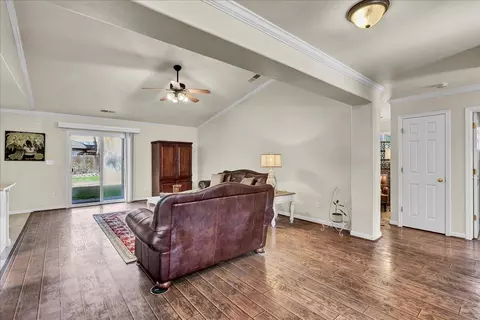 2234 E Chestnut Ct, Visalia, CA 93292 photo 5