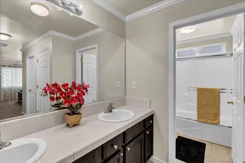 2234 E Chestnut Ct, Visalia, CA 93292 photo 15