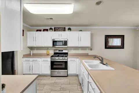 2234 E Chestnut Ct, Visalia, CA 93292 photo 10