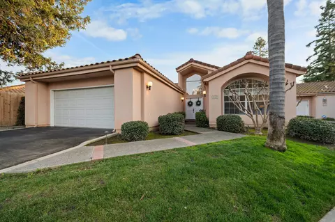 3833 Damsen Ave, Visalia, CA 93291