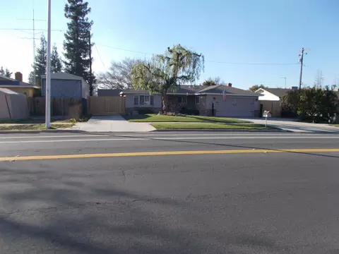 1481 N M St, Tulare, CA 93274
