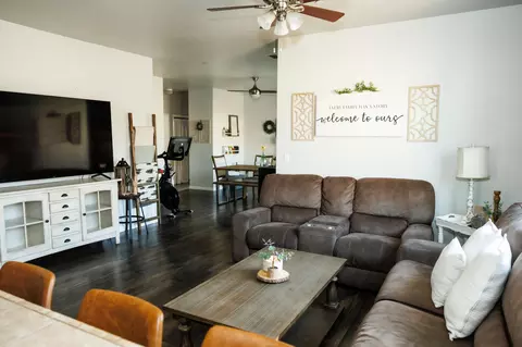 964 Maple Valley Way, Lindsay, CA 93247