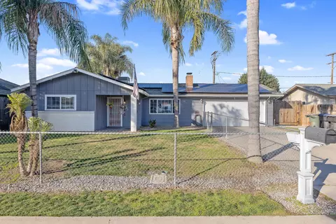 2725 S Central St, Visalia, CA 93277