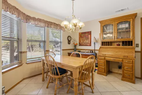 246 E Chestnut Ct, Visalia, CA 93277 photo 29