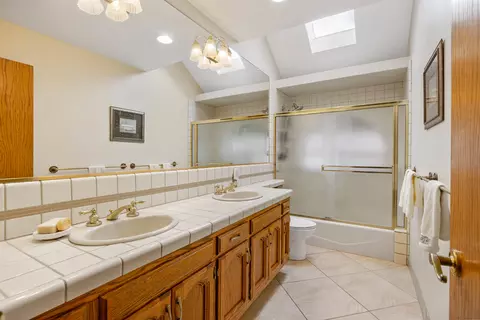 246 E Chestnut Ct, Visalia, CA 93277 photo 39