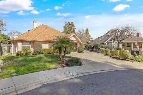 246 E Chestnut Ct, Visalia, CA 93277 photo 3