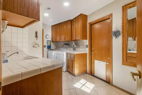 246 E Chestnut Ct, Visalia, CA 93277 photo 30