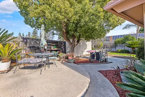 246 E Chestnut Ct, Visalia, CA 93277 photo 57