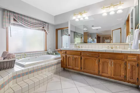 246 E Chestnut Ct, Visalia, CA 93277 photo 47