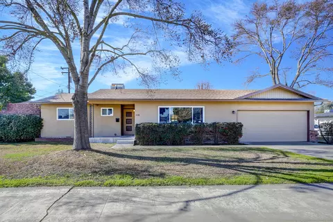 1723 S Giddings St, Visalia, CA 93277