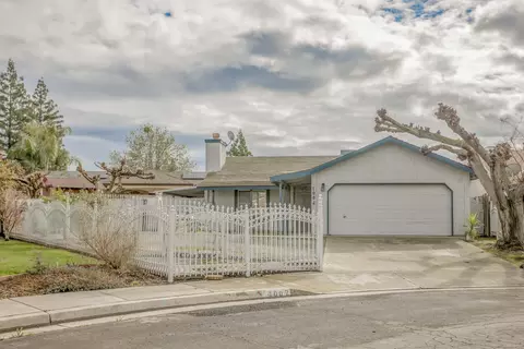 1002 N June Ave, Farmersville, CA 93223