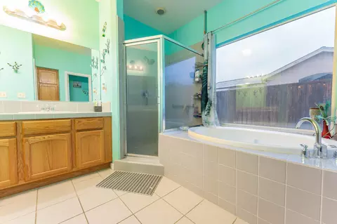 1634 Tulip St, Lemoore, CA 93245 photo 9