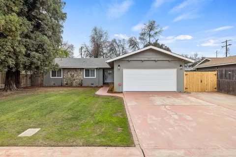 2931 W Vassar Ave, Visalia, CA 93277
