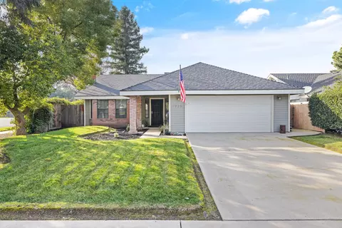 1935 S Johnson St, Visalia, CA 93277