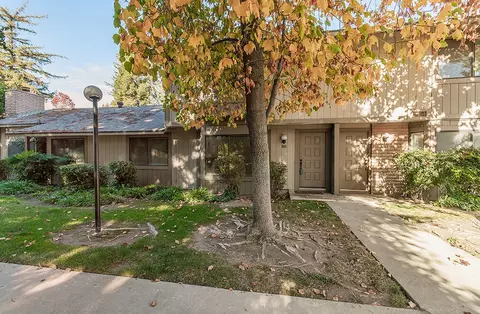 4676 E Alamos Ave #118, Fresno, CA 93726