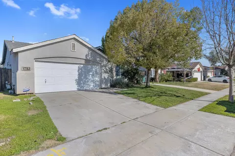 1782 Martinho Ave, Tulare, CA 93274