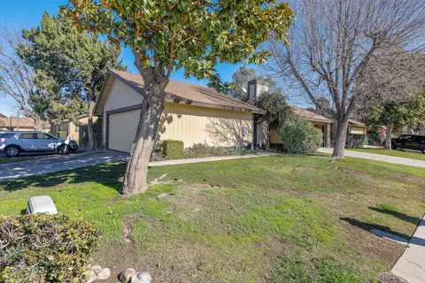1906 E Harold Ave, Visalia, CA 93292 photo 1