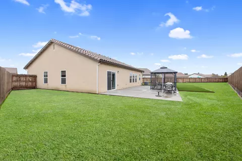Exterior - 3602 E College Ct, Visalia, CA 93292 photo 8 of 11