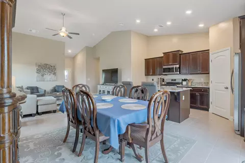 Dining - 3602 E College Ct, Visalia, CA 93292 photo 3 of 4