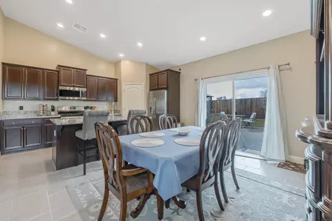 Dining - 3602 E College Ct, Visalia, CA 93292 photo 2 of 4