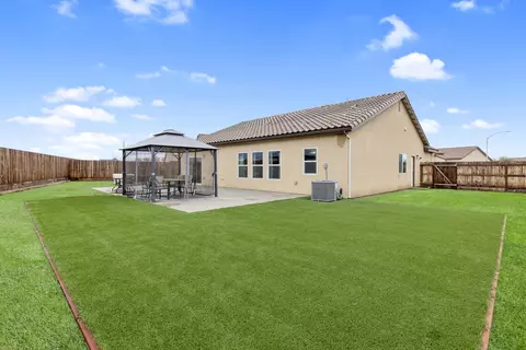 Exterior - 3602 E College Ct, Visalia, CA 93292 photo 6 of 11