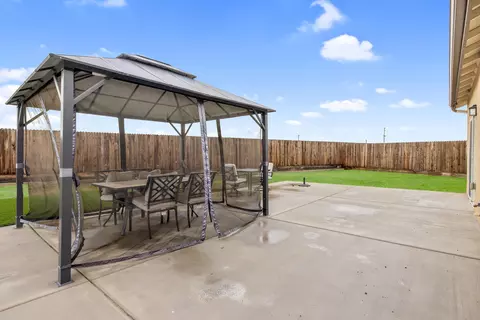 Exterior - 3602 E College Ct, Visalia, CA 93292 photo 9 of 11