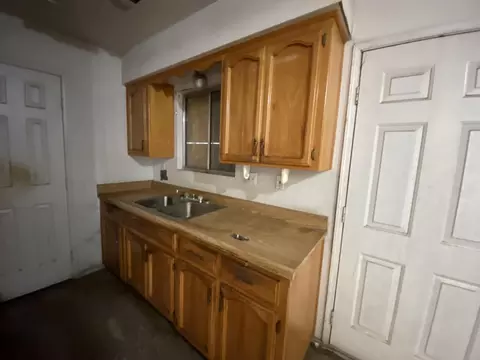 304 E Beacon Ave, Tulare, CA 93274 photo 7