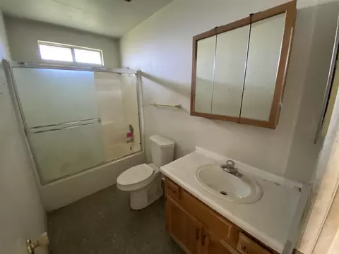 304 E Beacon Ave, Tulare, CA 93274 photo 9