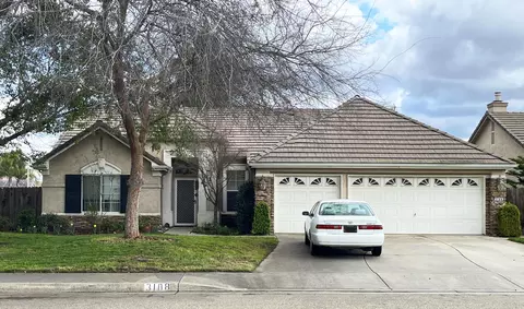 3108 S Peppertree Ct, Visalia, CA 93277